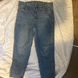 Curvy American Eagle super high rise jeggin crop